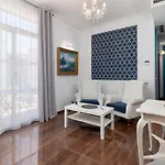 Adarve Flats